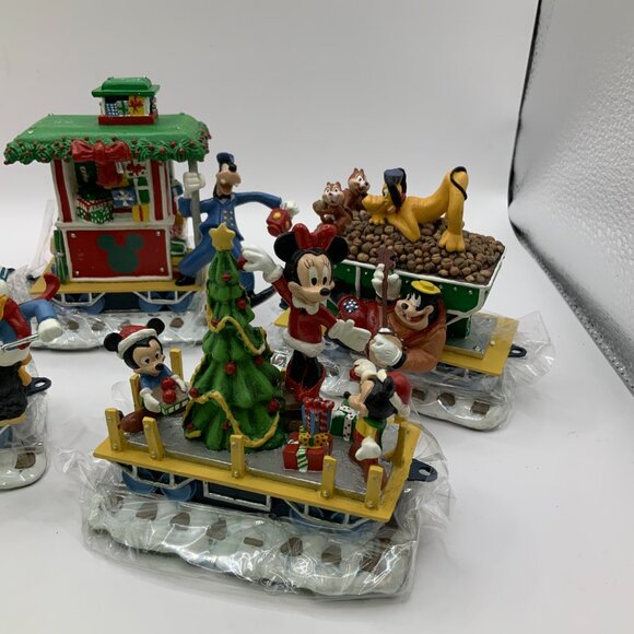 Danbury Mint Disney Vintage Mickey's Express Christmas Train Set - Picture 6 of 9